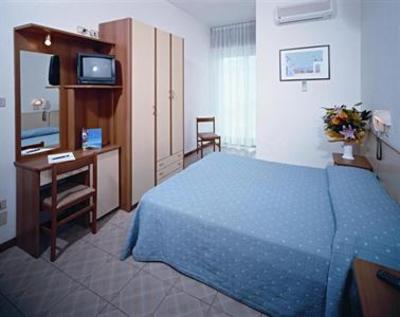 фото отеля Hotel Madrid Rimini