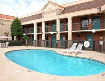 фото отеля Ramada Huntersville at Lake Norman