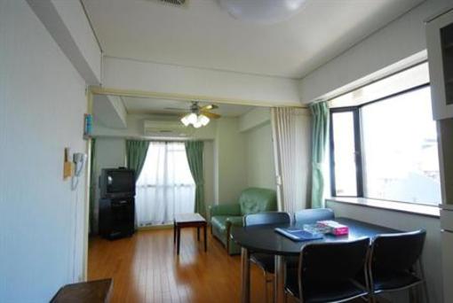 фото отеля Weekly Green Inn Namba