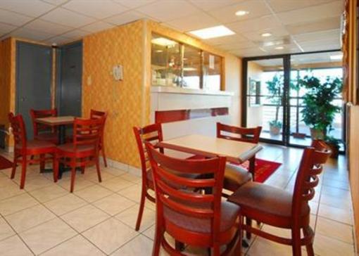 фото отеля Econo Lodge Jersey City