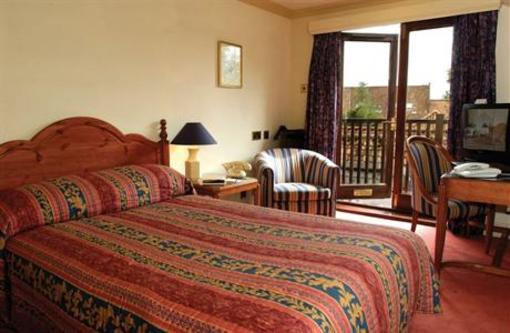 фото отеля BEST WESTERN Knights Hill Hotel