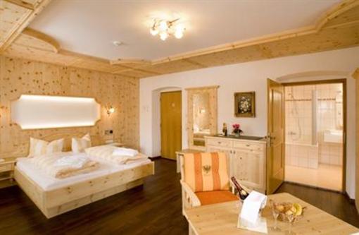 фото отеля Gasthof - Hotel Tyrol