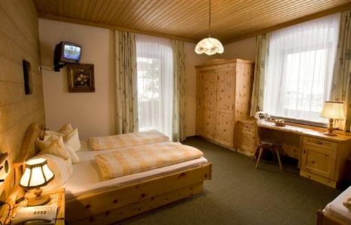 фото отеля Gasthof - Hotel Tyrol