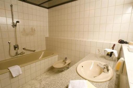фото отеля Gasthof - Hotel Tyrol