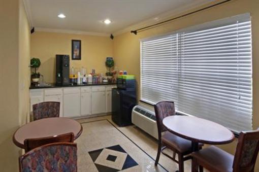 фото отеля Americas Best Value Inn & Suites-Shenandoah/Conroe
