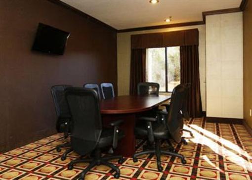 фото отеля Lake Lanier Suites