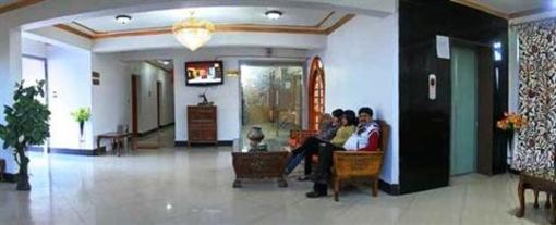 фото отеля Hotel Centre Point Srinagar