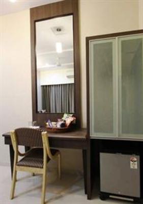 фото отеля Raajpath Hotel Vadodara