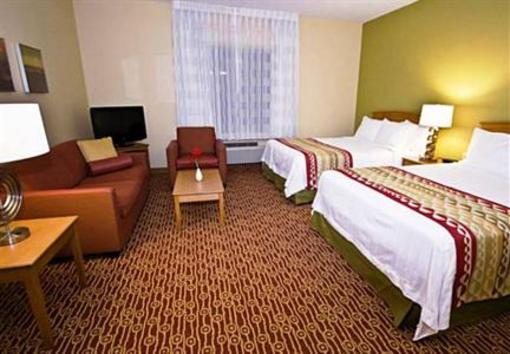 фото отеля TownePlace Suites Albuquerque Airport