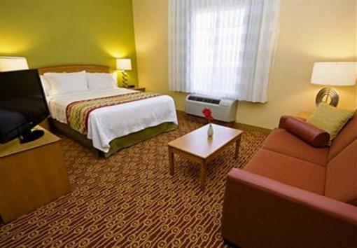 фото отеля TownePlace Suites Albuquerque Airport