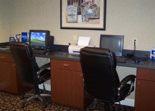 фото отеля Holiday Inn Express Hotel & Suites Auburn