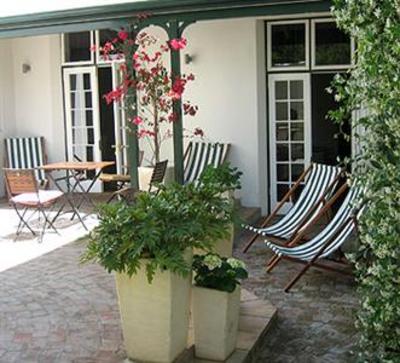 фото отеля Nine Flowers Guest House