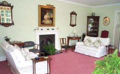 фото отеля Downs Edge Country House Bristol