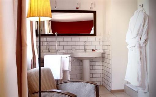 фото отеля Auberge du Paradis Hotel Saint-Amour-Bellevue