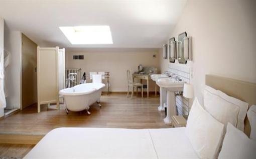 фото отеля Auberge du Paradis Hotel Saint-Amour-Bellevue