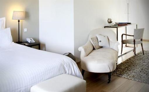 фото отеля Auberge du Paradis Hotel Saint-Amour-Bellevue