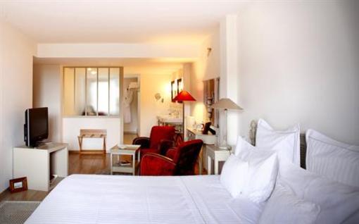 фото отеля Auberge du Paradis Hotel Saint-Amour-Bellevue