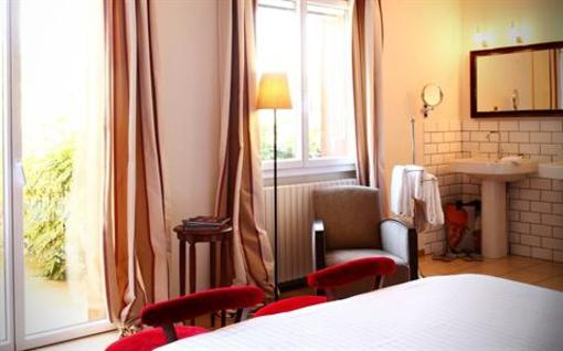 фото отеля Auberge du Paradis Hotel Saint-Amour-Bellevue