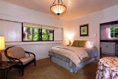 фото отеля Hale Ohia Cottages