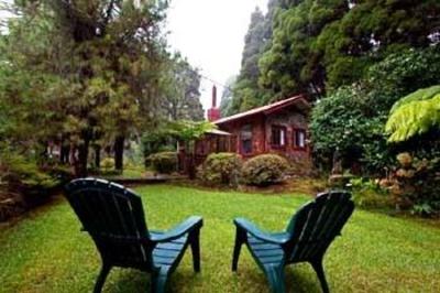 фото отеля Hale Ohia Cottages