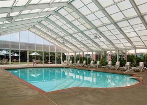 фото отеля Quality Suites Lake Wright