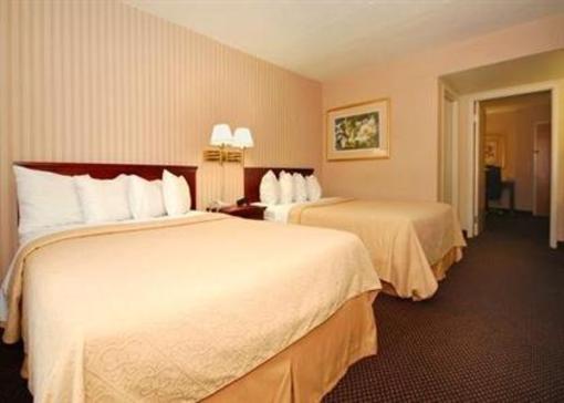 фото отеля Quality Suites Lake Wright
