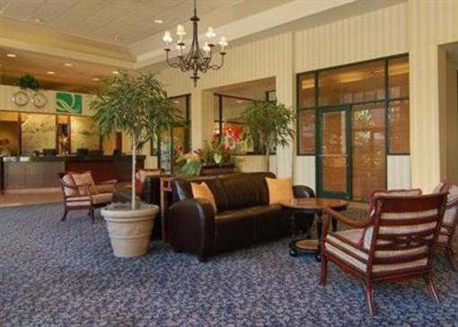 фото отеля Quality Suites Lake Wright