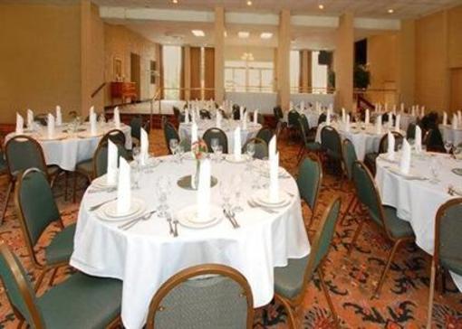 фото отеля Quality Suites Lake Wright