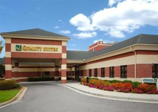 фото отеля Quality Suites Lake Wright