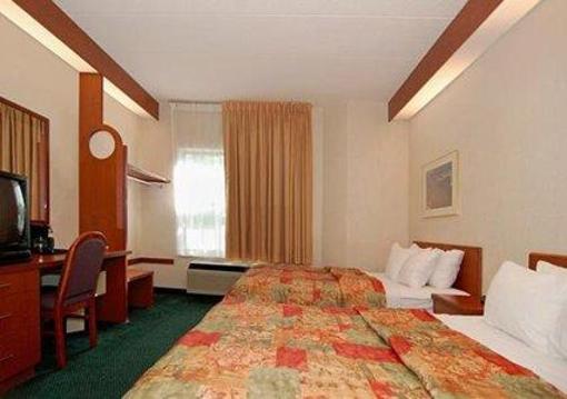 фото отеля Quality Suites Lake Wright