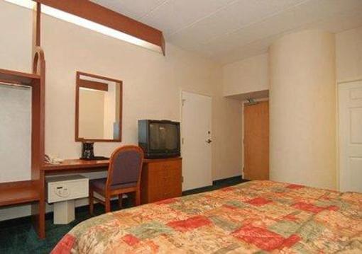 фото отеля Quality Suites Lake Wright