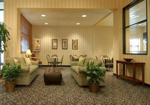 фото отеля Quality Suites Lake Wright