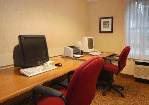 фото отеля Quality Suites Lake Wright