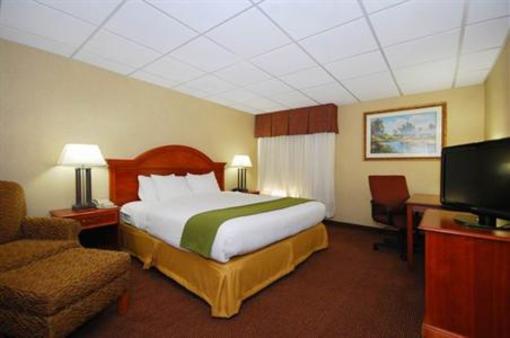 фото отеля Holiday Inn Express Forsyth