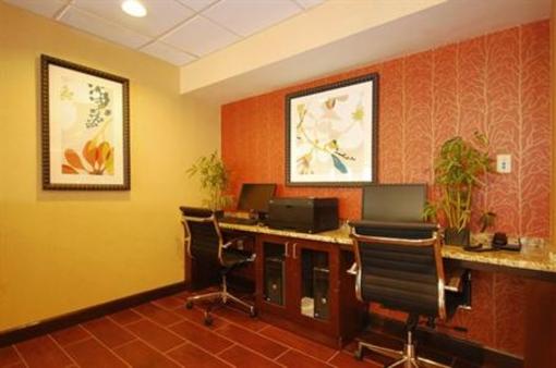 фото отеля Holiday Inn Express Forsyth