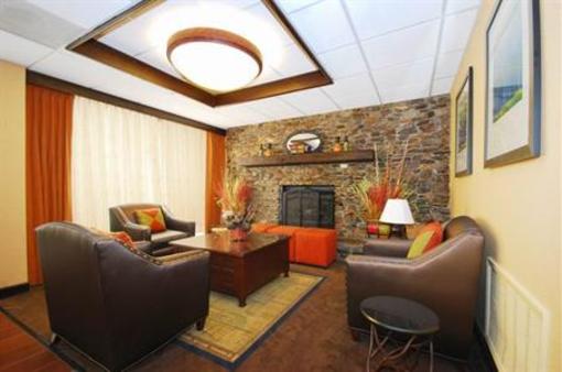 фото отеля Holiday Inn Express Forsyth
