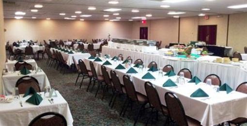 фото отеля Guesthouse Inn & Suites Emporia (Kansas)