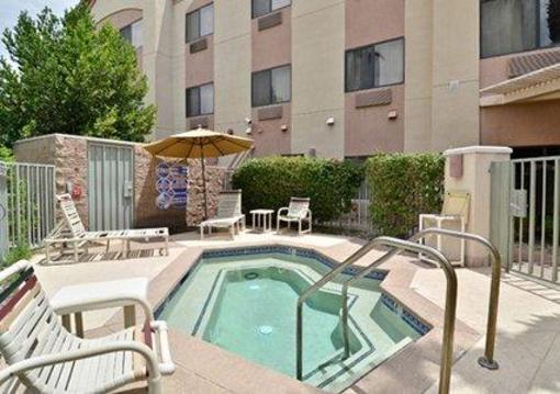 фото отеля Comfort Suites Palm Desert