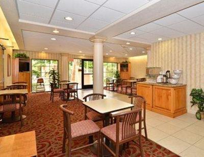 фото отеля Comfort Suites Palm Desert