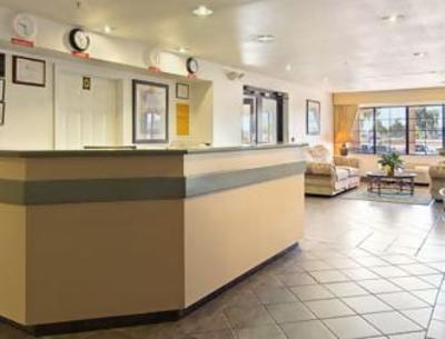 фото отеля Super 8 Motel Phoenix
