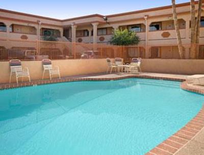 фото отеля Super 8 Motel Phoenix
