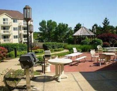 фото отеля Days Inn & Suites St. Louis Westport