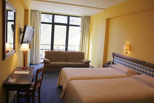фото отеля Apartamentos Edificio Riglos Aisa