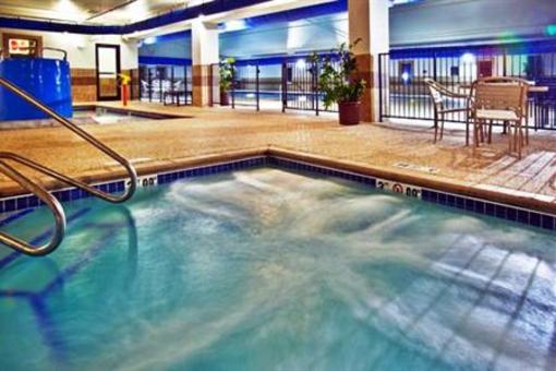 фото отеля Holiday Inn Express Hotel & Suites Sheldon