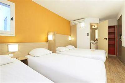 фото отеля Premiere Classe Tarbes Est - Parc des Expositions