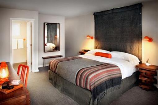 фото отеля Basecamp Hotel