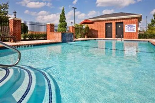 фото отеля Holiday Inn Express Hotel & Suites Sulphur Springs