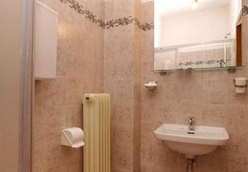 фото отеля Albergo Garni Orchidea Riva del Garda