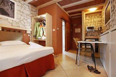 фото отеля Albergo Garni Orchidea Riva del Garda