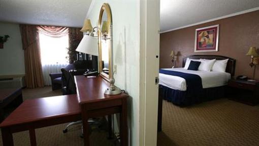 фото отеля Hotel Trinity InnSuites Fort Worth DFW